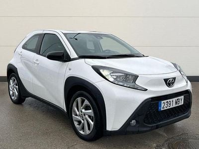 Usado Toyota Aygo Play 72 CV (52 kW) 2022 Blanco Utilitario