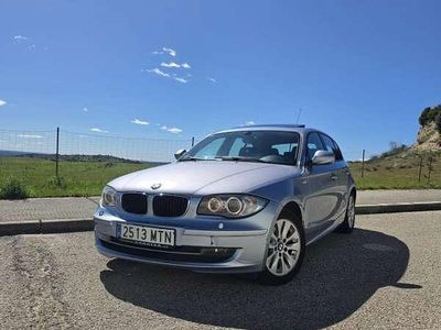 Usado BMW 118 143 CV (105 kW) 2010 Azul Utilitario