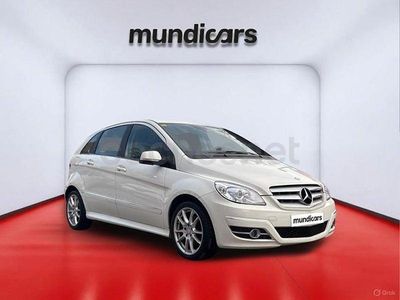 Usado Mercedes B180 109 CV (80 kW) 2011 Blanco Monovolumen