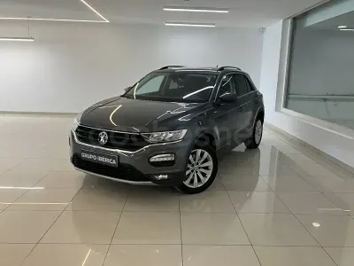Usado VW T-Roc Advance 150 CV (110 kW) 2021 Gris / plata SUV