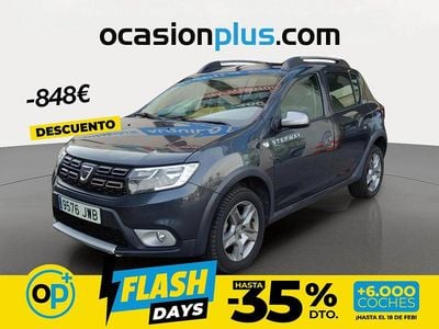 Usado Dacia Sandero Stepway 90 CV (66 kW) 2017 Gris Utilitario