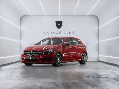 Usado Mercedes A180 AMG line 109 CV (80 kW) 2015 Rojo Berlina