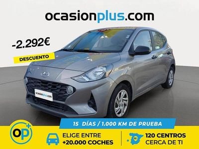Usado Hyundai i10 67 CV (49 kW) 2022 Gris Utilitario