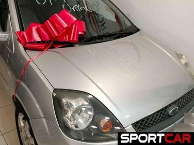 Gris Usado 2003 Ford Fiesta Trend Utilitario | 3500 € (Caro)