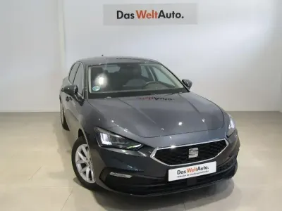 Begagnad Seat Leon Style 116 HK (85 kW) 2025 Grå Sedan