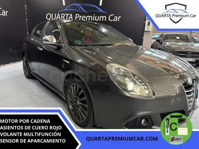 Usado Alfa Romeo Giulietta 170 CV (125 kW) 2012 Gris / plata Utilitario