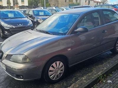 Gris Usado 2002 Seat Ibiza Utilitario | 2200 € (Precio justo)