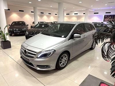 Usado Mercedes B200 156 CV (114 kW) 2012 Gris Monovolumen