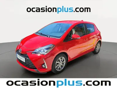 Usado Toyota Yaris Active 111 CV (81 kW) 2019 Rojo Utilitario