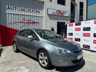 Gris / plata Usado 2012 Opel Astra Sportive Familiar | 6790 € (Un poco caro)