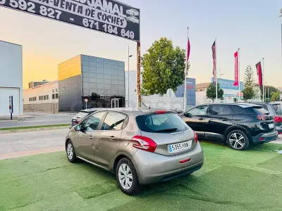 Usado Peugeot 208 Business-Line 68 CV (50 kW) 2013 Beige Utilitario