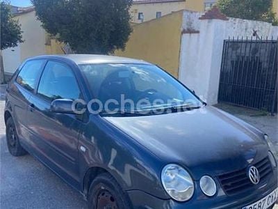 Usado VW Polo Highline 75 CV (55 kW) 2004 Azul Utilitario