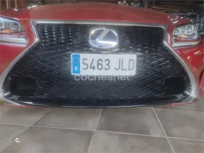 Usado Lexus RC300h Executive Line 223 CV (164 kW) 2016 Rojo Coupe