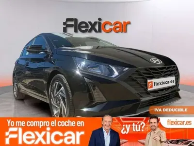 Usado Hyundai i20 84 CV (61 kW) 2024 Negro Utilitario