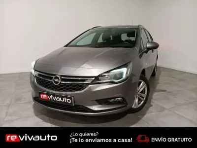 Usado Opel Astra Selective 136 CV (100 kW) 2018 Gris Familiar