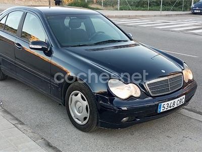 Usado Mercedes C220 Classic 125 CV (91 kW) 2000 Azul Berlina