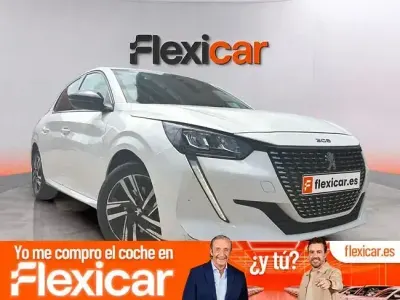 Usado Peugeot 208 Allure 100 CV (73 kW) 2023 Blanco Utilitario