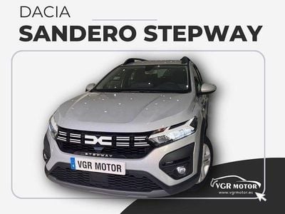 Usado Dacia Sandero Expression 91 CV (66 kW) 2023 Gris / plata Berlina
