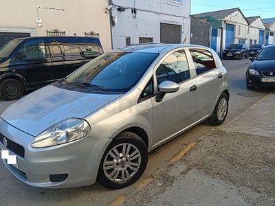 Usado Fiat Punto Active 69 CV (50 kW) 2011 Gris / plata Utilitario