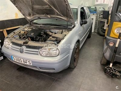 Usado VW Golf IV Conceptline 100 CV (73 kW) 2000 Gris / plata Berlina