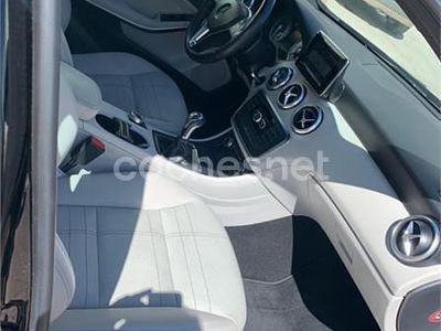 Usado Mercedes A200 Urban 136 CV (100 kW) 2014 Negro Berlina