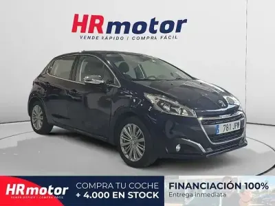 Käytetty Peugeot 208 Allure 82 HP (60 kW) 2016 Sininen Viistoperä