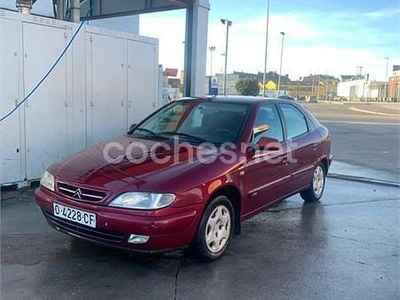 Usado Citroën Xsara Attraction 71 CV (52 kW) 1999 Granate Berlina