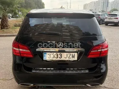 Usado Mercedes B180 109 CV (80 kW) 2017 Negro Utilitario