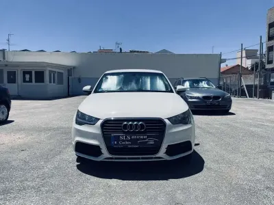 Usado Audi A1 Attraction 86 CV (63 kW) 2012 Blanco Utilitario