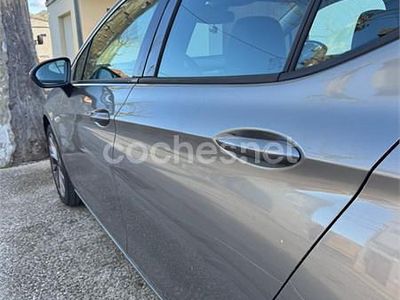 Usado Opel Astra Excellence 136 CV (100 kW) 2017 Gris / plata Berlina