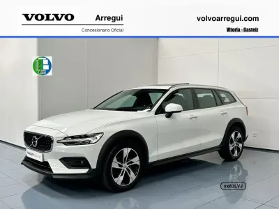 Usado Volvo V60 CC 197 CV (144 kW) 2021 Blanco Familiar