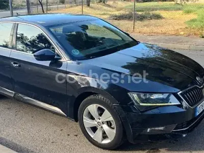Usado Skoda Superb Ambition 150 HP (110 kW) 2018 Preto Sedan