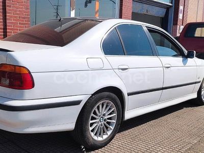 Usado BMW 525 143 CV (105 kW) 1998 Blanco Berlina