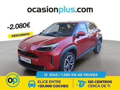 Usado Toyota Yaris Hybrid Style 116 CV (85 kW) 2023 Rojo Pickup/Camioneta