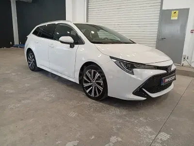 Usado Toyota Corolla Sport 180 CV (132 kW) 2022 Blanco Familiar