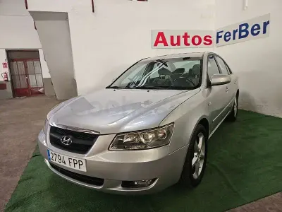 Usado Hyundai Sonata Style 140 CV (102 kW) 2007 Gris / plata Berlina