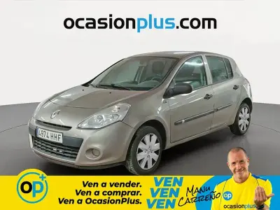 Usado Renault Clio II 75 CV (55 kW) 2011 Beige Berlina