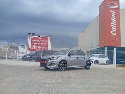 Usado Peugeot 208 Allure 100 CV (73 kW) 2025 Gris / plata Utilitario