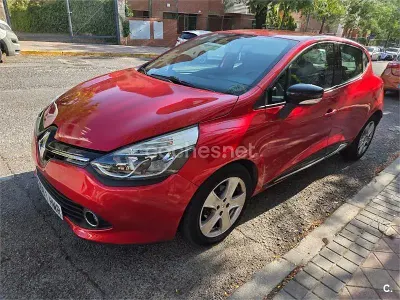Usado Renault Clio IV Dynamique 90 CV (66 kW) 2012 Rojo Berlina