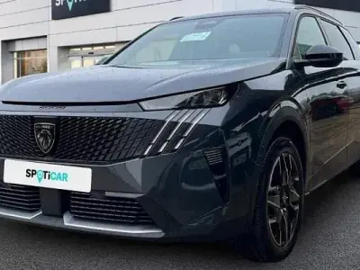 Usado Peugeot 5008 Allure 136 CV (100 kW) 2025 Gris SUV