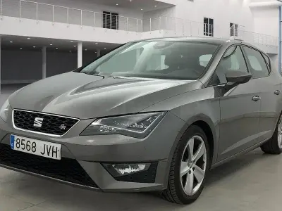 Usado Seat Leon FR 150 CV (110 kW) 2016 Gris / plata Berlina