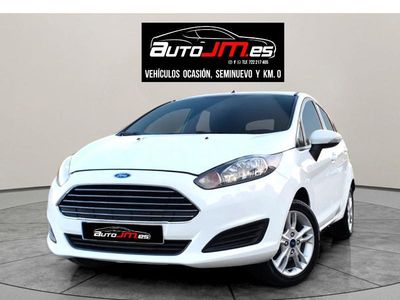 Usado Ford Fiesta Trend 60 CV (44 kW) 2015 Blanco Utilitario