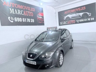Usado Seat Altea Ecomotive 105 CV (77 kW) 2010 Gris / plata Monovolumen