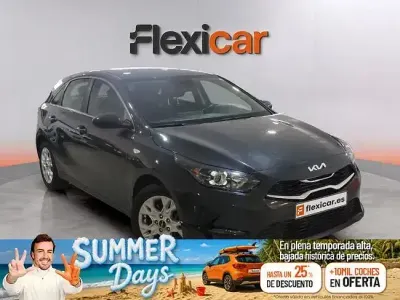 Usado Kia Ceed 136 CV (100 kW) 2023 Gris Utilitario