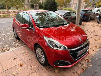Usado Peugeot 208 Allure 110 CV (80 kW) 2018 Granate Utilitario
