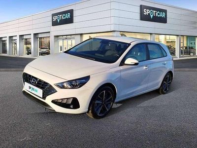 Usado Hyundai i30 111 CV (81 kW) 2024 Blanco Berlina