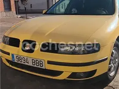 Używany Seat Leon 110 KM (80 kW) 2000 Żółty Hatchback