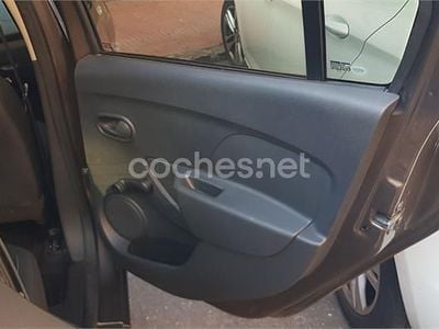 Usado Dacia Logan Ambiance 90 CV (66 kW) 2017 Beige Berlina