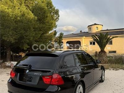 Usado BMW 320 184 CV (135 kW) 2012 Negro Familiar