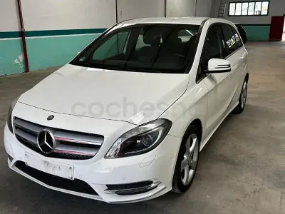 Usado Mercedes B200 156 CV (114 kW) 2013 Blanco Utilitario